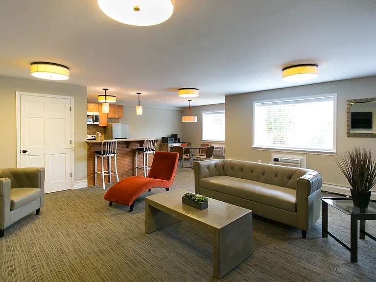 Stratford Apartments — Photo 34