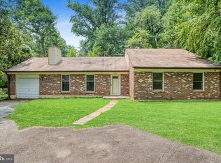 2838 Woodlawn Ave, Falls Church, VA 22042