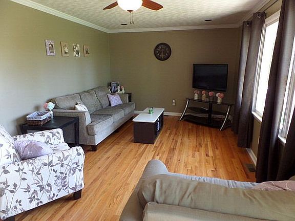 2nd image of 313 Edgewood Dr