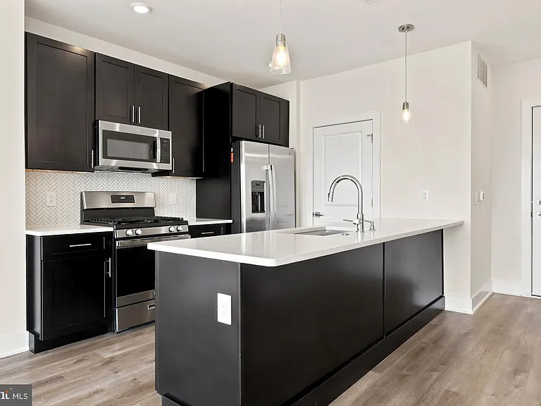 1148 N 2nd St #4I — Photo 4