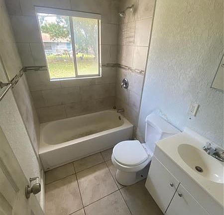 3rd image of 820 NW 6th Ave