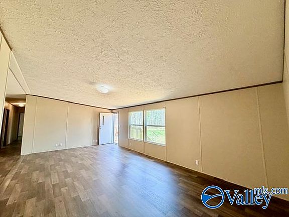 4th image of 301 Farris Rd