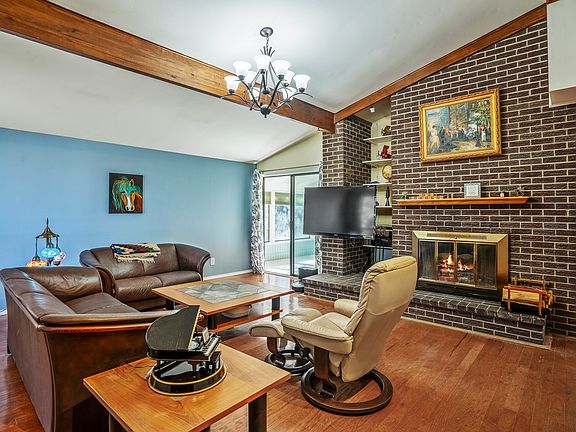 3rd image of 412 Catherine Ave