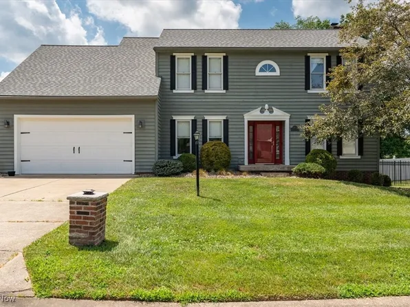 1103 Greenmont Cir, Vienna, WV 26105