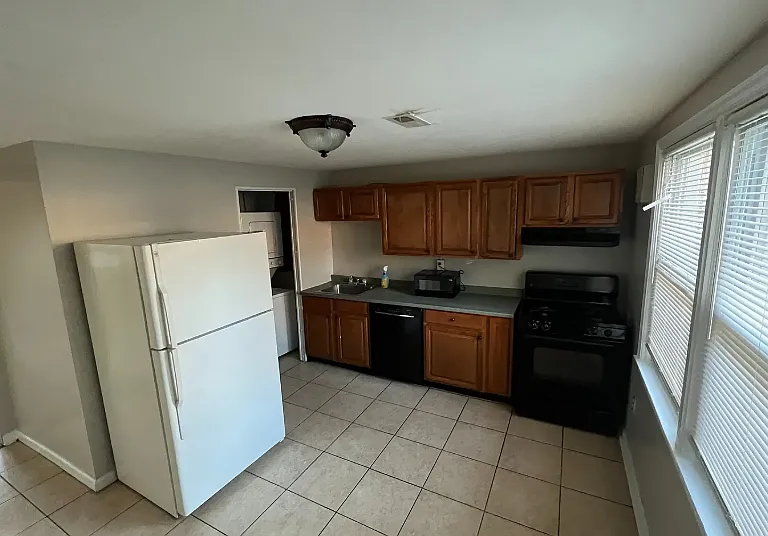 2801 Hinsdale Dr #1 — Photo 5