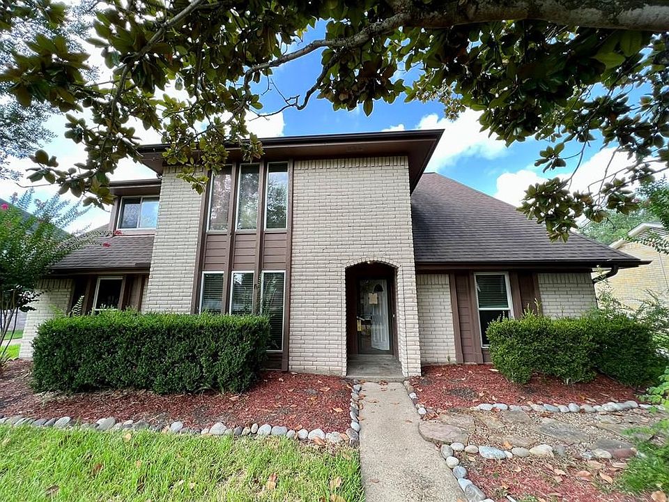 1st image of 3034 Edgewood Dr