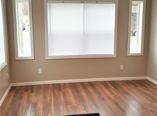 425 18th St, Moline, IL 61265