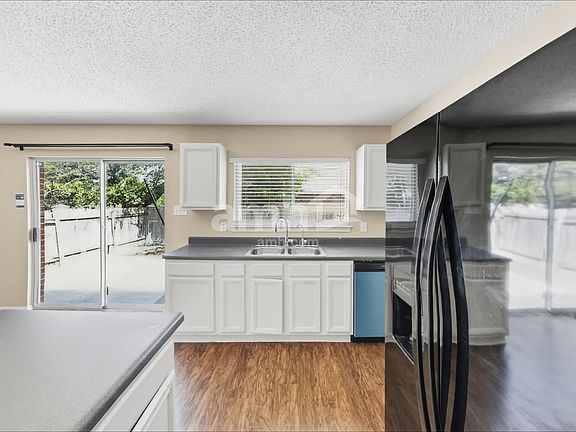 3rd image of 824 Justeford Dr