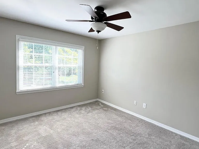 20301 Shelburne Rd #8B — Photo 17