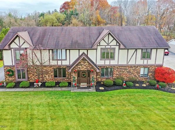 906 Pearson Cir Unit 4, Youngstown, OH 44512