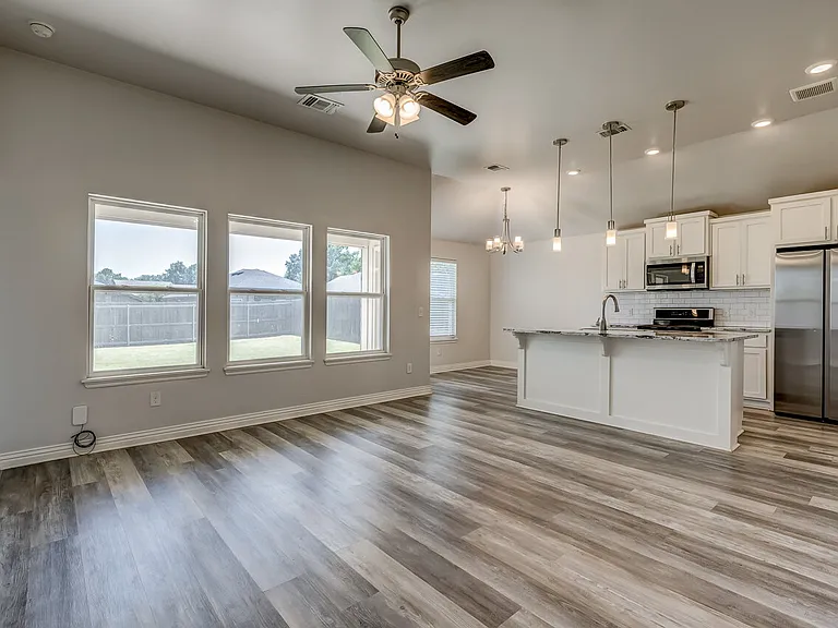 4323 W Country Club Dr — Photo 2