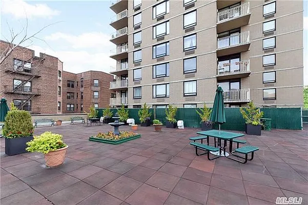 Sold by Prime Realty | media 17