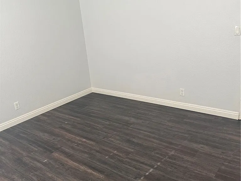 17323 Grayland Ave — Photo 38