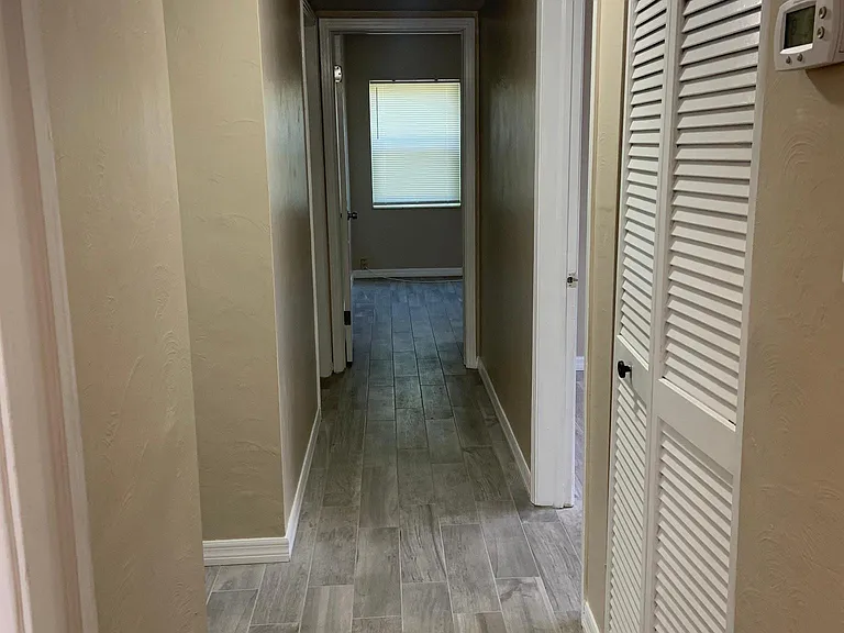 214 N Gomez Ave — Photo 10