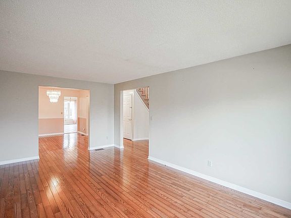 4th image of 953 Lancaster Dr