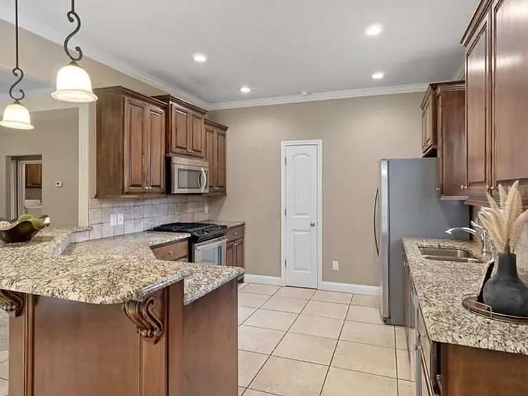 5005 Hidden Acres Dr — Photo 13
