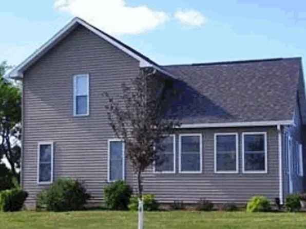 5690 28th Ave, Vinton, IA 52349
