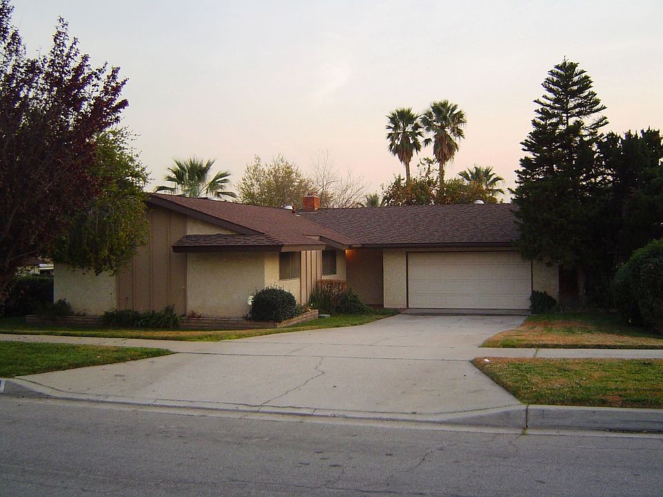 1st image of 1243 E 39th St