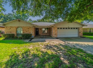 1217 Randy Dr, Irving, TX 75060