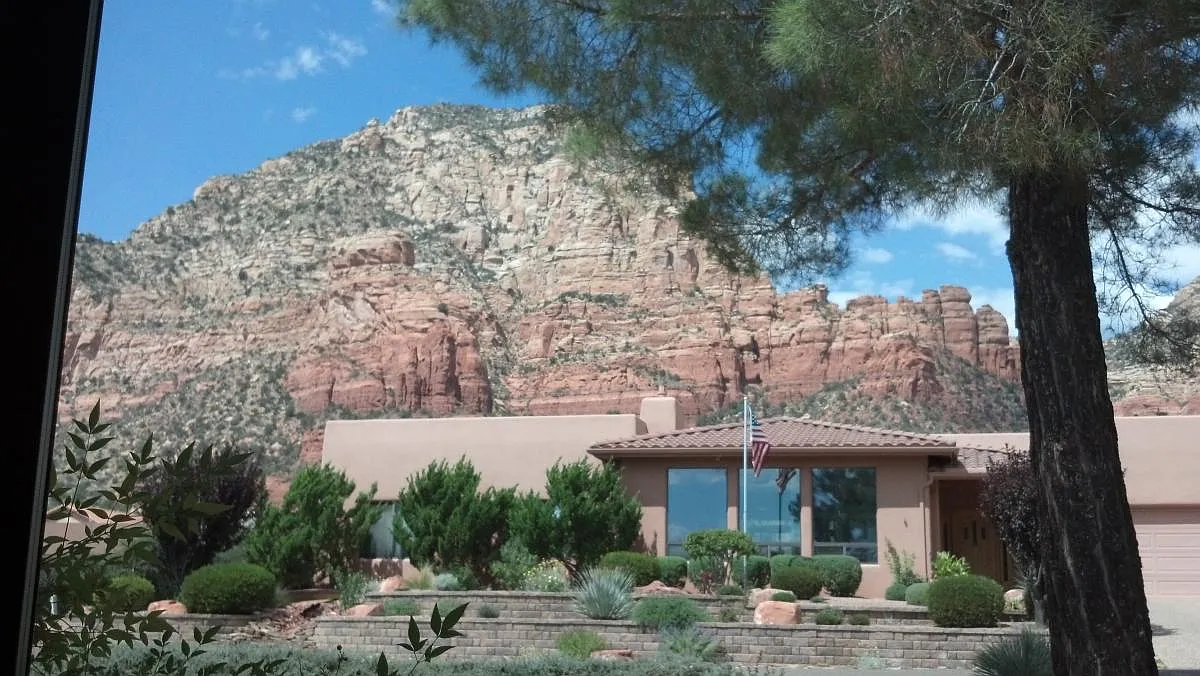 3 bed, 2000 sqft, $3,000 — Photo 4