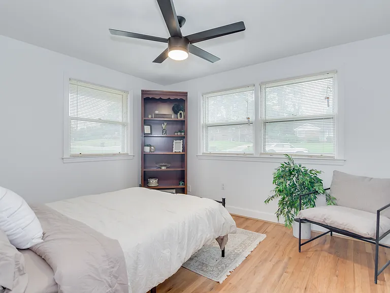 822 W Woodlawn Ave — Photo 19