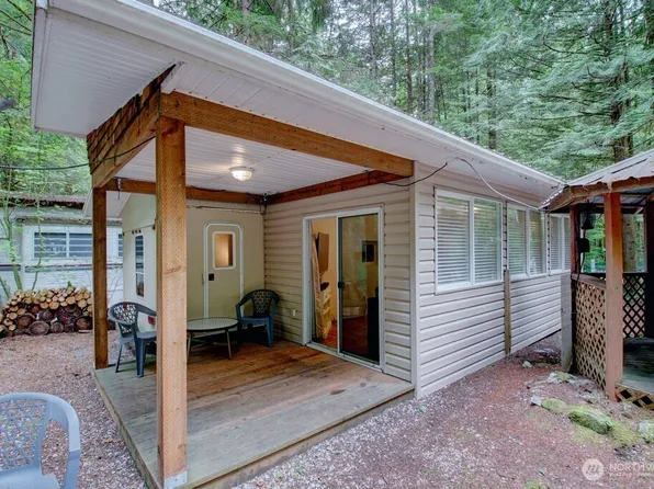 215 Big River Boulevard E, Deming, WA 98244