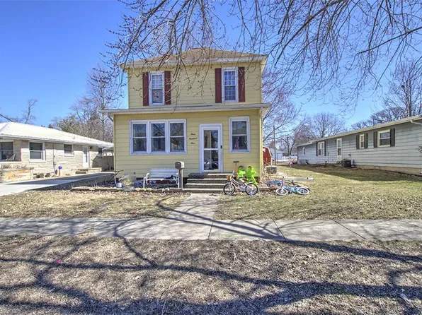 304 N Saint John St, Assumption, IL 62510