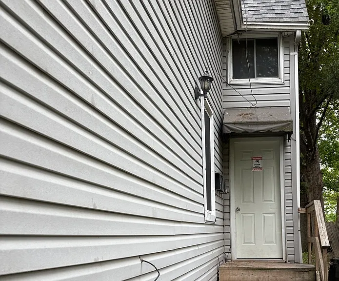 858 Windsor Ave #2 — Photo 11