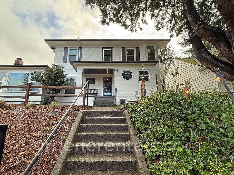 1st image of 119 20th Ave SE #5