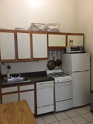 Rented by Georgine Podhorsky, LREB | media 24