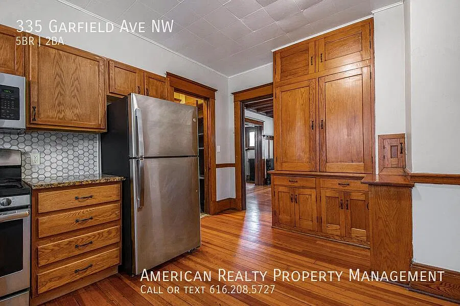 5 bed, 2051 sqft, $3,050 — Photo 4