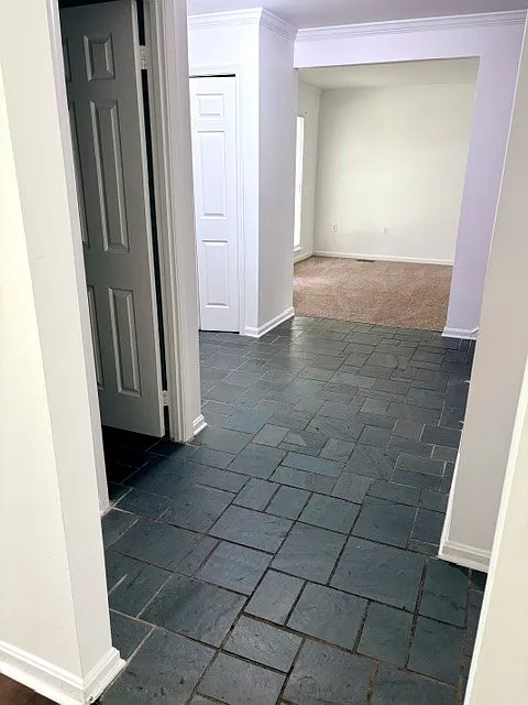5 bed, 2.5 bath, 2484 sqft, $4,300 — Photo 4