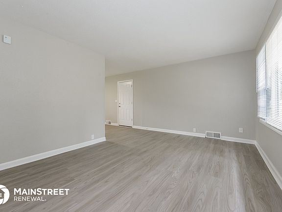 5th image of 11215 Oakland Ave