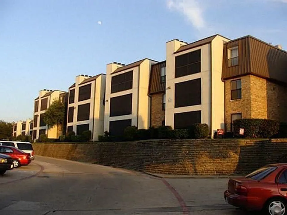 2 bed, 1.5 bath, 1000 sqft, $1,400 — Photo 1