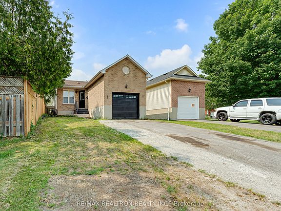 3rd image of 709 Ridley Dr