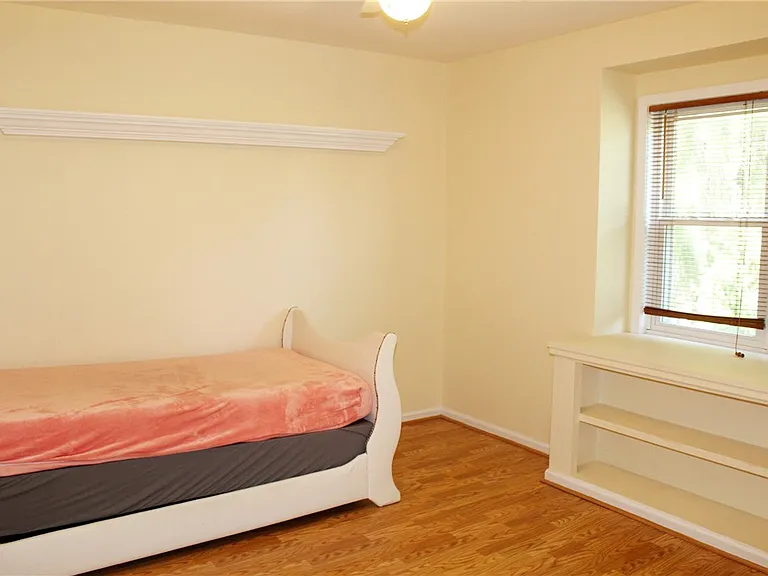 121 Brittany Cir — Photo 22