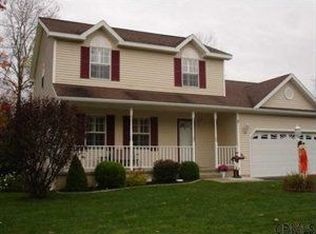 2 Willowbrook Ter, Halfmoon, NY 12065