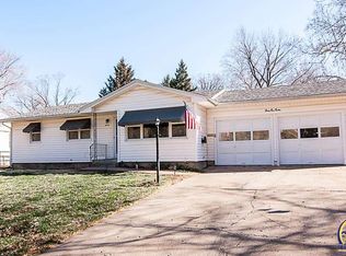 4212 SW Shunga Dr, Topeka, KS 66614