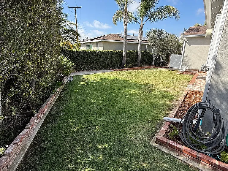 13247 Clyde Park Ave — Photo 11
