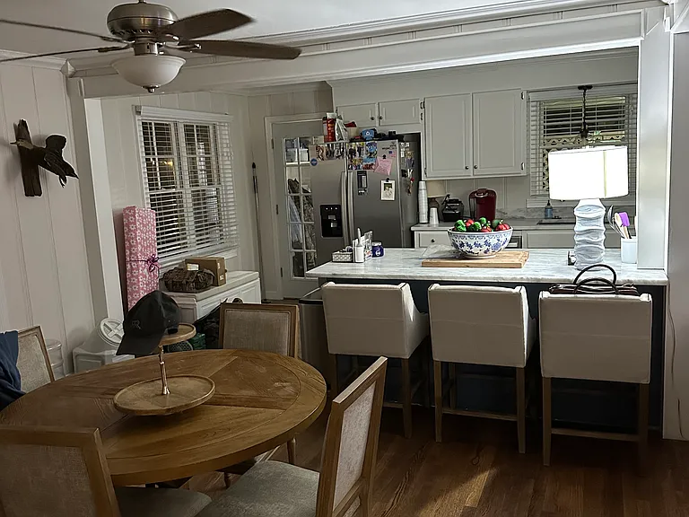 400 Ross Ave — Photo 1