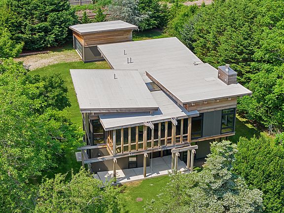 2nd image of 179 W Prospect St