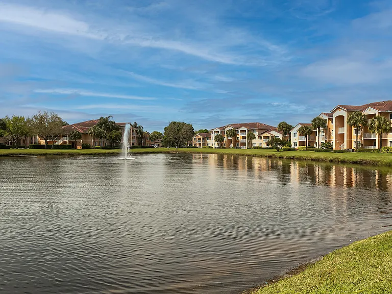 281 SW Palm Dr #102 — Photo 23