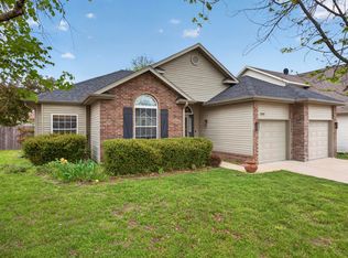 3755 W Kay Pointe Blvd, Springfield, MO 65802