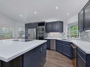 19231 Ravenhill Rd, Hidden Valley Lake, CA 95467