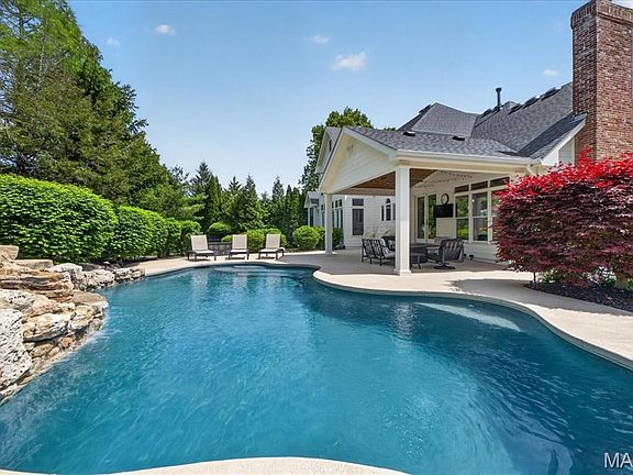 4th image of 18009 Tara Woods Ct