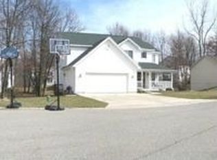 2063 Saddle Ridge Ct, Howell, MI 48855