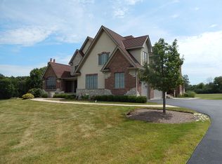 15 Peraino Cir, Barrington Hills, IL 60010