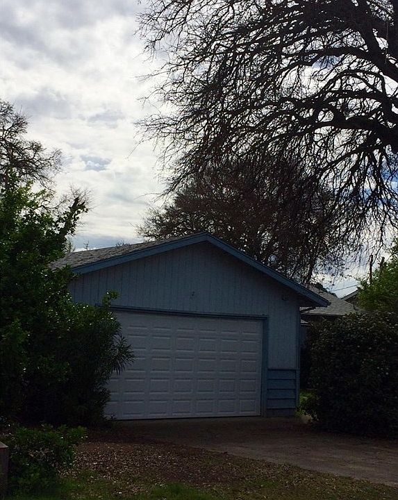 1st image of 15045 Pineview Dr