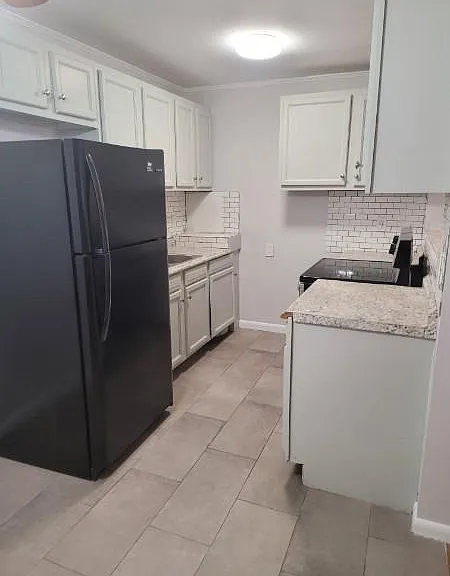 550 Harding Pl #F101 — Photo 3