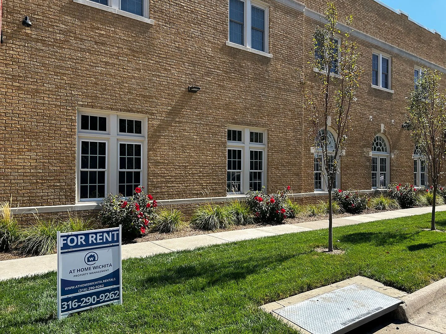 1401 E Douglas Ave - Apt C — Photo 2